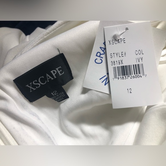 NWT Xscape Scuba Crepe Popover Ivory Column Gown - Size 12 - Picture 3 of 7